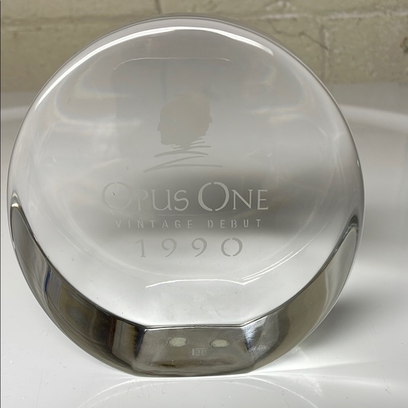 Opus One Vintage Debut 1990 Glass Paperweight - Picture 1 of 7